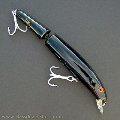 BassdozerStore.com: Bomber Saltwater Grade Plastic Lipped Minnows for  Striped Bass Fishing